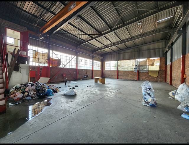 440M² MINI FACTORY FOR SALE IN DRIEHOEK